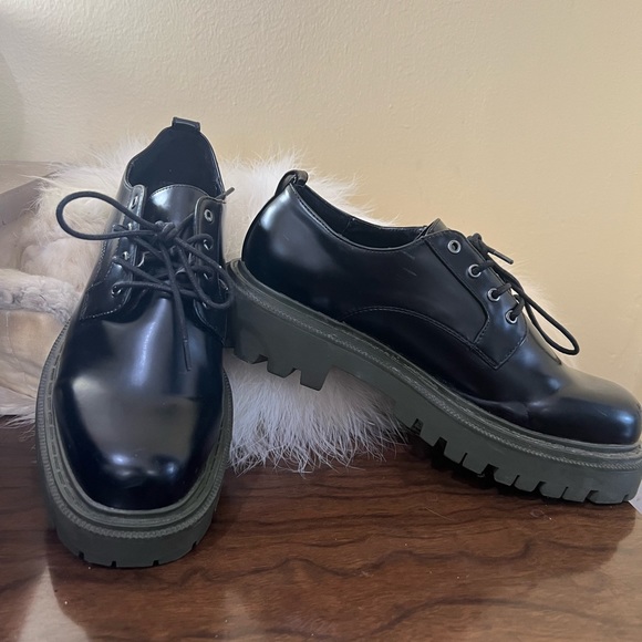 Aldo Black Vegan Leather Oxfords - Picture 7 of 9